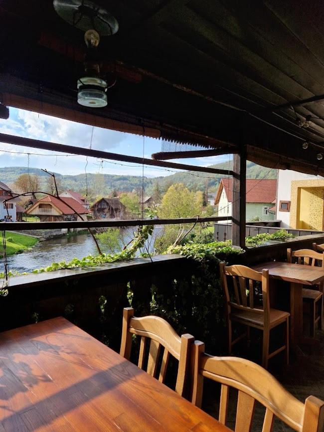Krka River Lodge Znojile pri Krki Εξωτερικό φωτογραφία